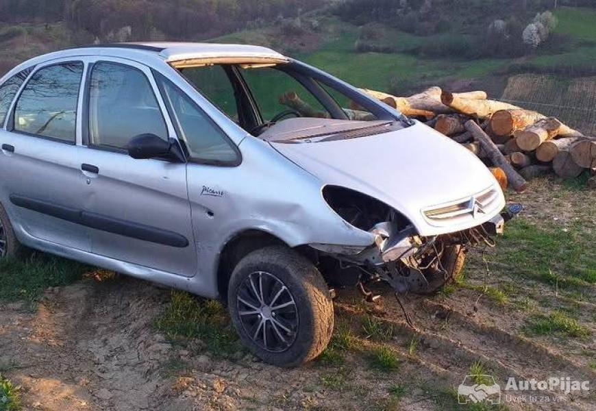 citroen_picasao_za_delove_3_polovni_automobili_autopijac.rs