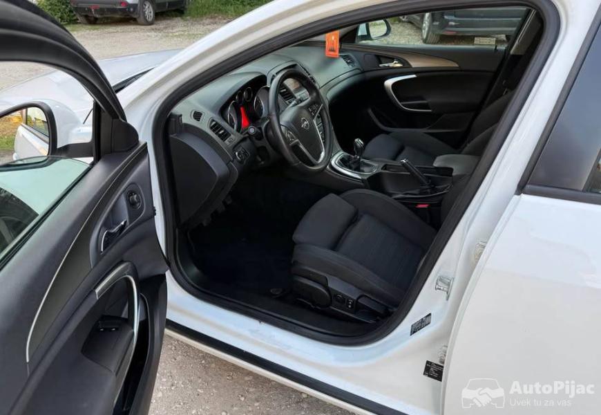 opel_insignia_20_cdti_110ks_manuelni_6_7_polovni_automobili_autopijac.rs