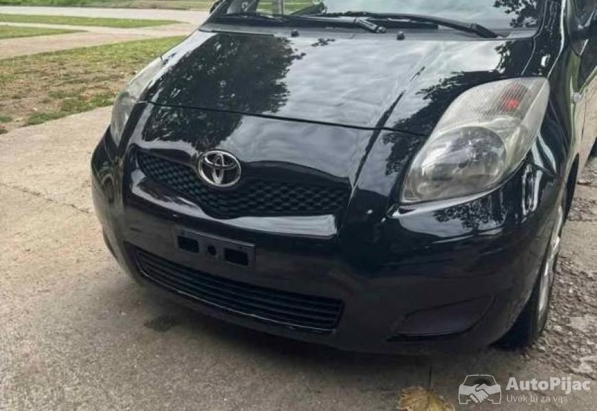 toyota_yaris_13_vvti_2_polovni_automobili_autopijac.rs