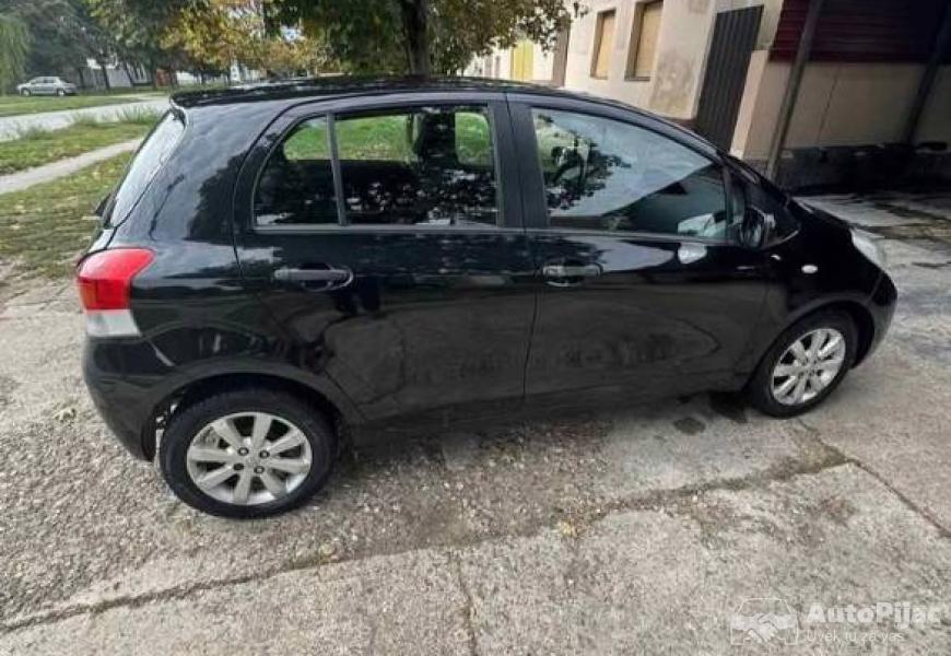 toyota_yaris_13_vvti_4_polovni_automobili_autopijac.rs