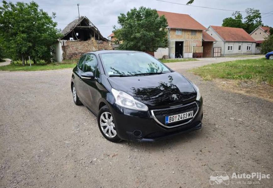 peugeot_208_14_hdi_2_polovni_automobili_autopijac.rs