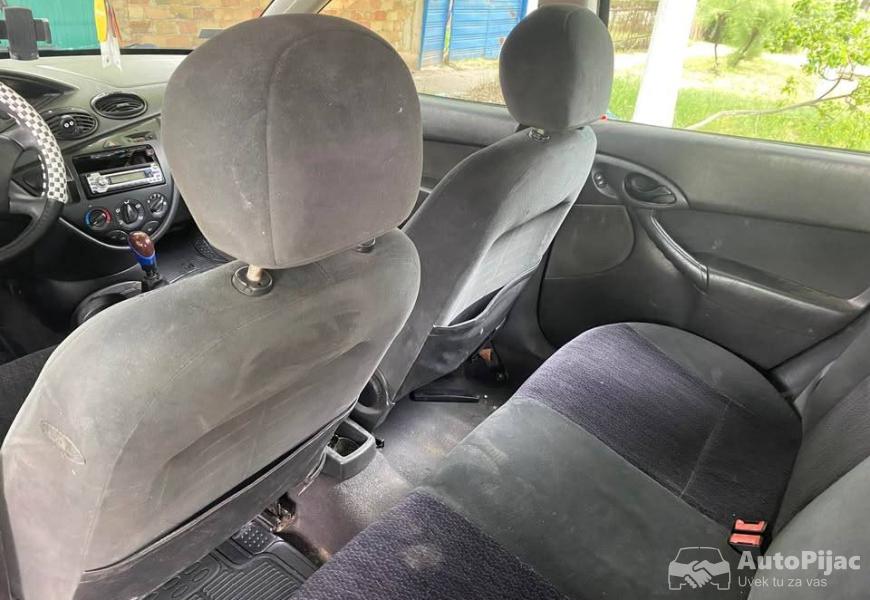 ford_fokus_18_benzin_6_polovni_automobili_autopijac.rs