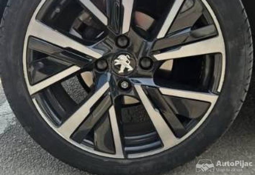 2023_peugeot_208_gt_130_eat8_full_gt_2023_kamera_l_9_polovni_automobili_autopijac.rs