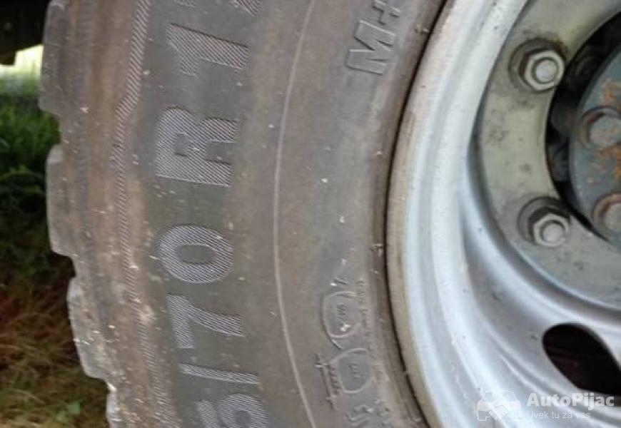 prodajem_kamione_sa_slike_7_polovni_automobili_autopijac.rs