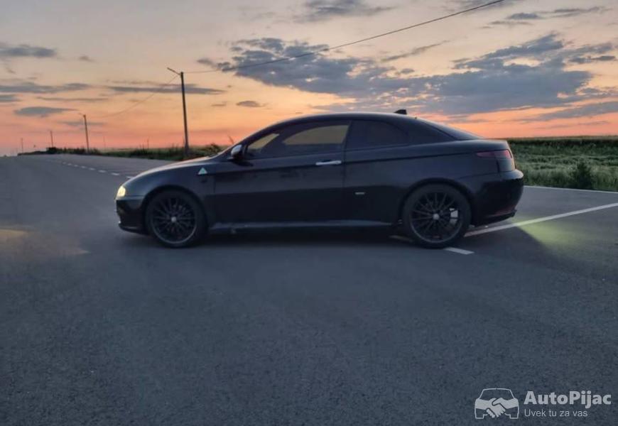 alfa_romeo_gt_q2_4_polovni_automobili_autopijac.rs