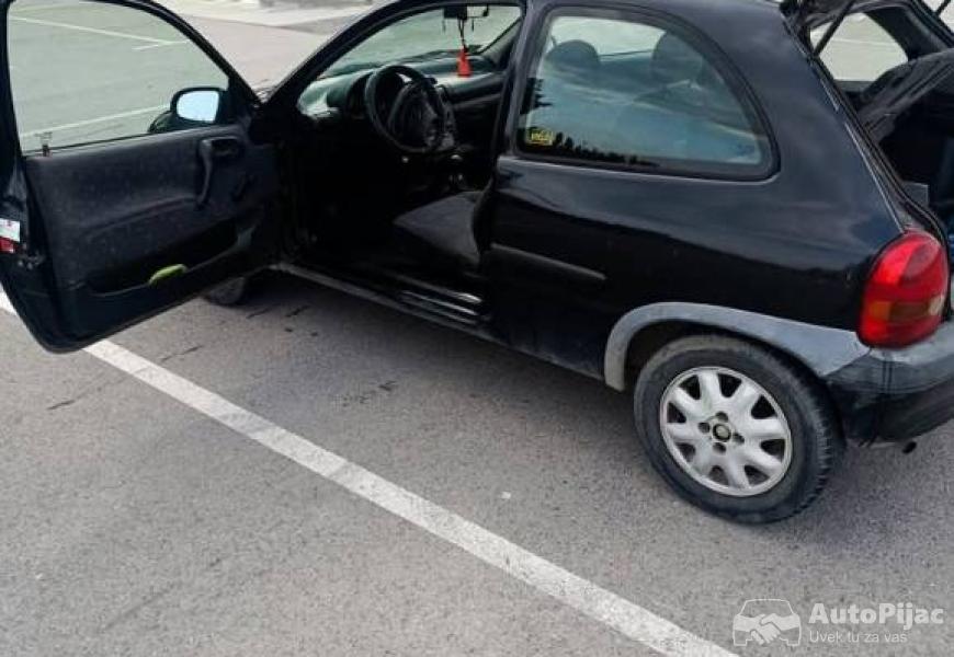 opel_corsa_b_12_benzin_krle_9_polovni_automobili_autopijac.rs