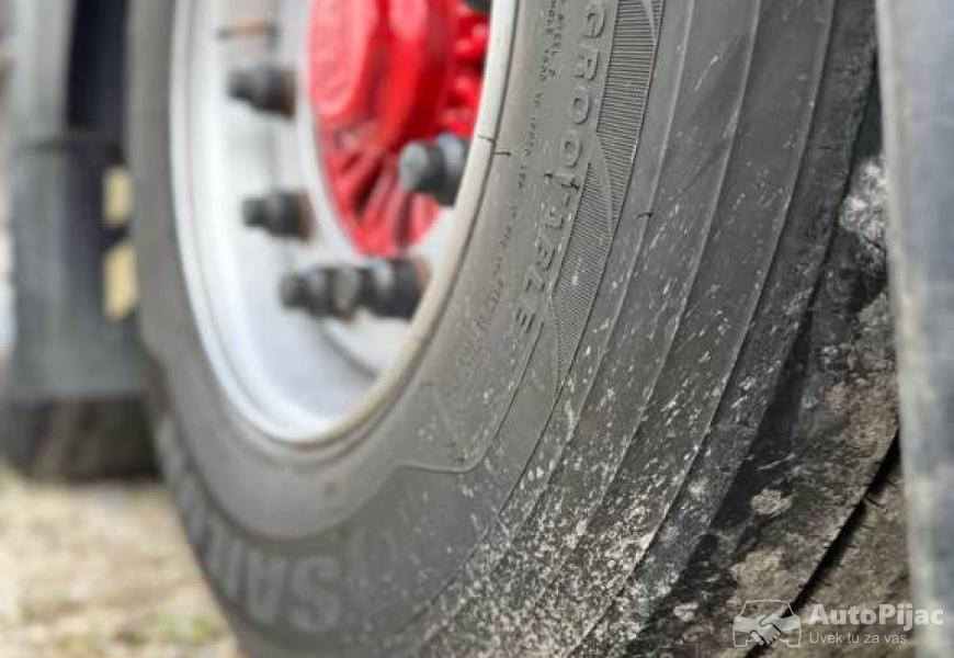 schwarzmuller_mega_2015_ultra_laka_6_polovni_automobili_autopijac.rs