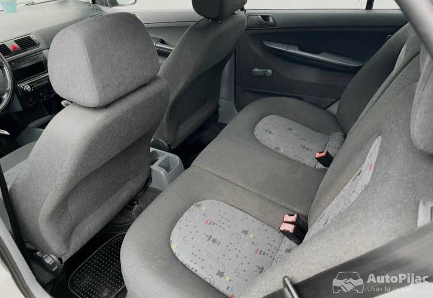 skoda_fabia_12_htp_2003_godiste_8_polovni_automobili_autopijac.rs