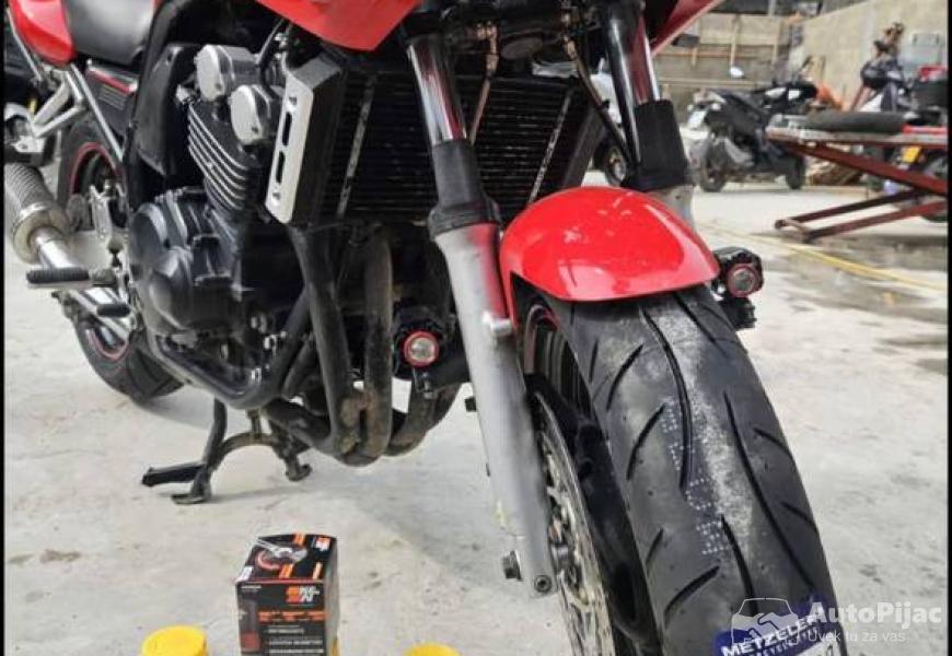 yamaha_i_a_klasa_za_skuplji_motor_oboje_u_odlicnom_5_polovni_automobili_autopijac.rs