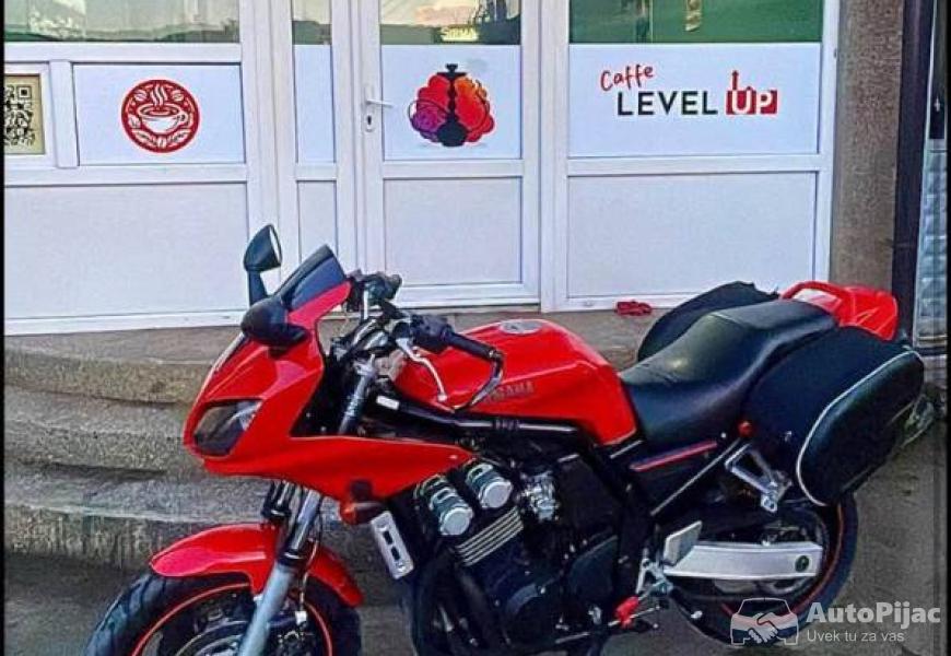 yamaha_i_a_klasa_za_skuplji_motor_oboje_u_odlicnom_7_polovni_automobili_autopijac.rs