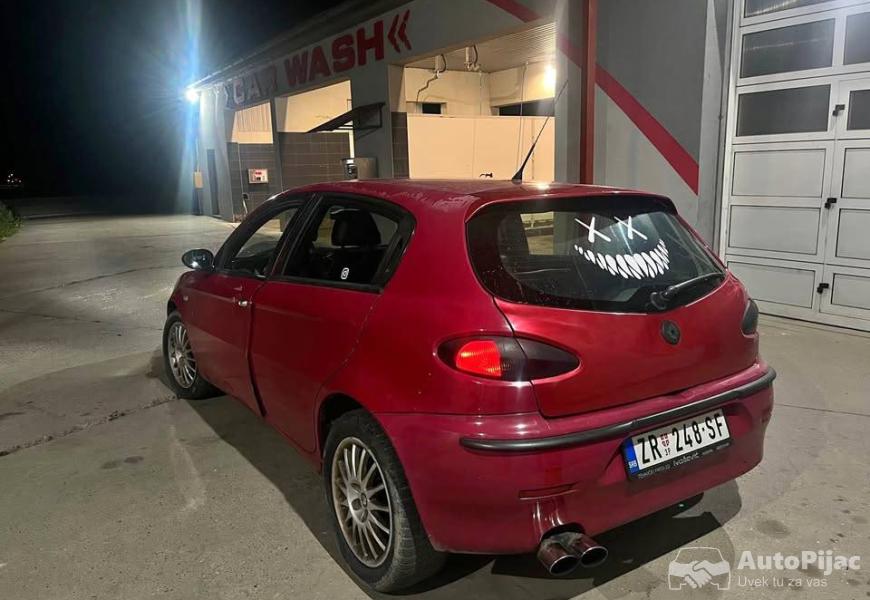 alfa_romeo_147_1_polovni_automobili_autopijac.rs