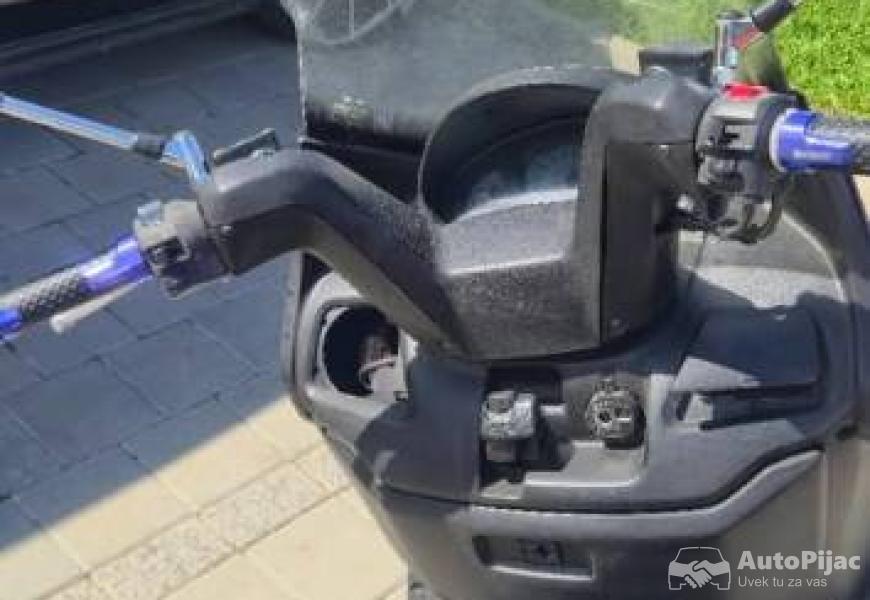 suzuki_burgman_250_3_polovni_automobili_autopijac.rs