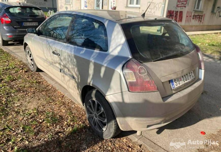 fiat_stilo_19_jtad_3_polovni_automobili_autopijac.rs