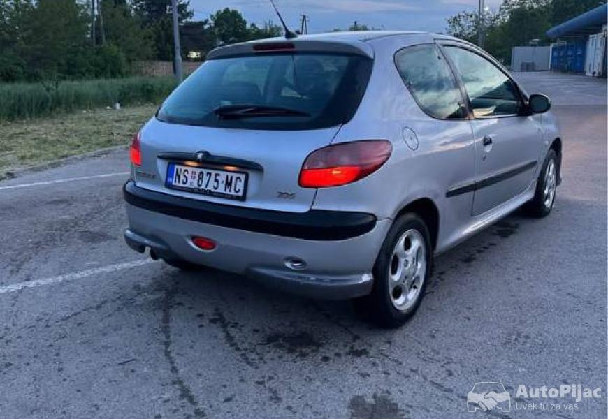 pezov_206_3_polovni_automobili_autopijac.rs