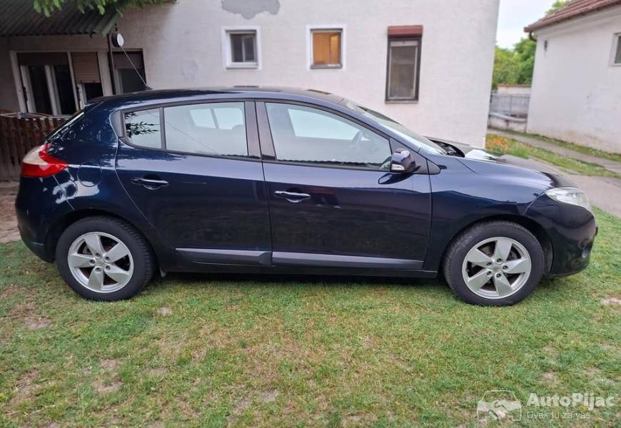2008_renault_megane_16_16v_3_polovni_automobili_autopijac.rs