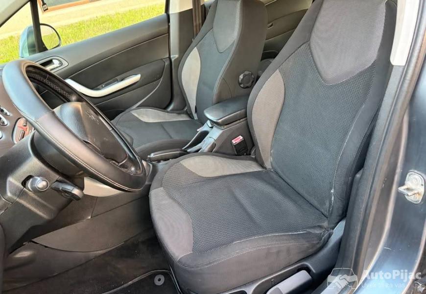 peugeot_308_20hdi_2008g_jaka_oprema_13_polovni_automobili_autopijac.rs