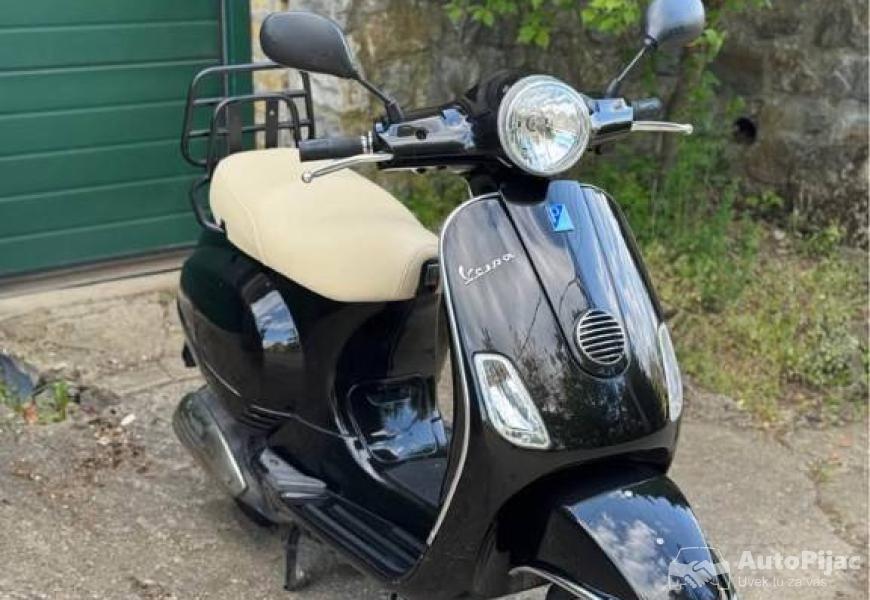 piaggio_vespa_lx125_1700_3_polovni_automobili_autopijac.rs