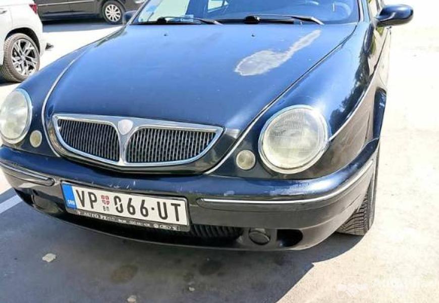 lancia_1_polovni_automobili_autopijac.rs