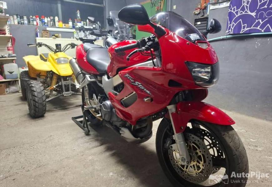 honda_vtr_1000_3_polovni_automobili_autopijac.rs