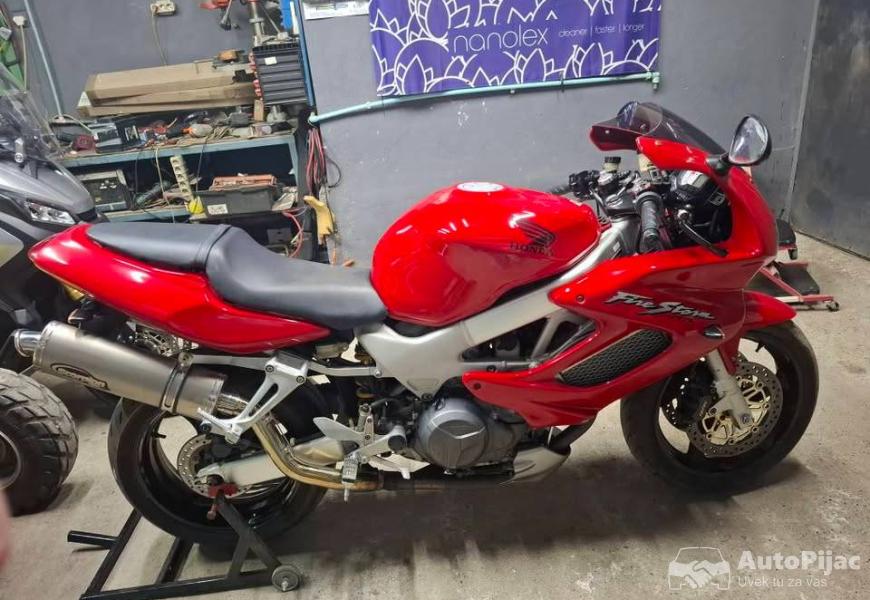 honda_vtr_1000_4_polovni_automobili_autopijac.rs