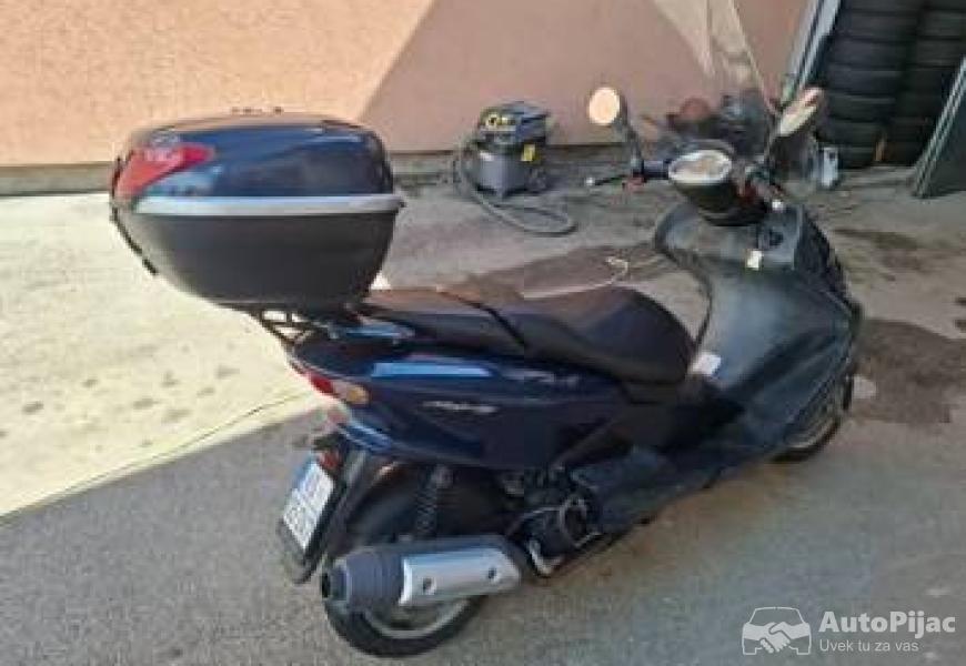 yamaha_majesy_5_polovni_automobili_autopijac.rs