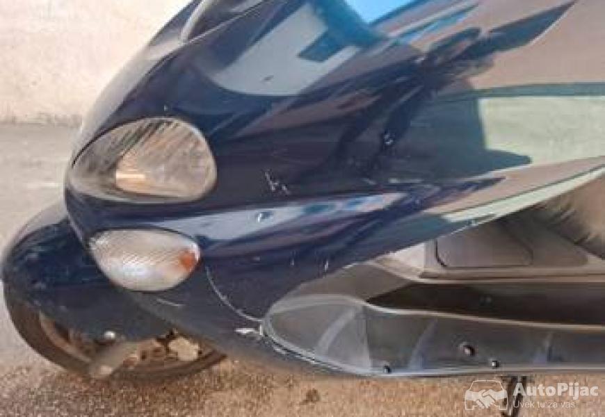 yamaha_majesy_9_polovni_automobili_autopijac.rs