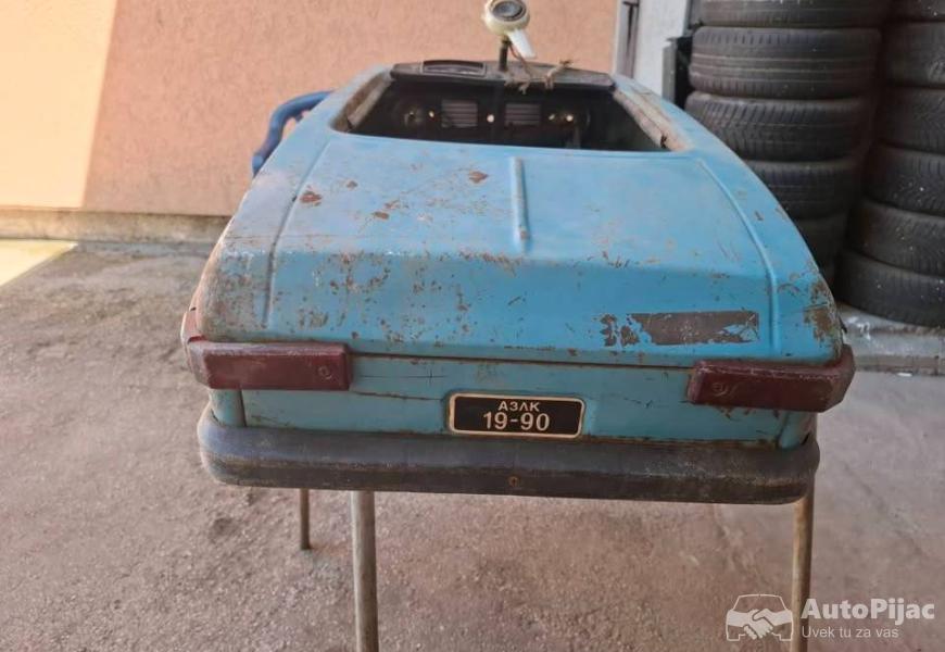 moskvic_na_pedale_5_polovni_automobili_autopijac.rs