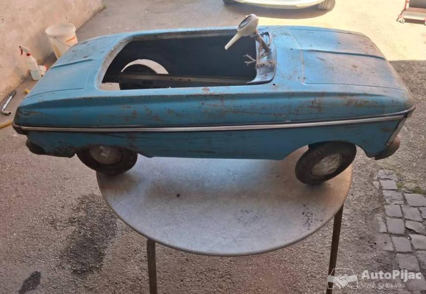 moskvic_na_pedale_7_polovni_automobili_autopijac.rs