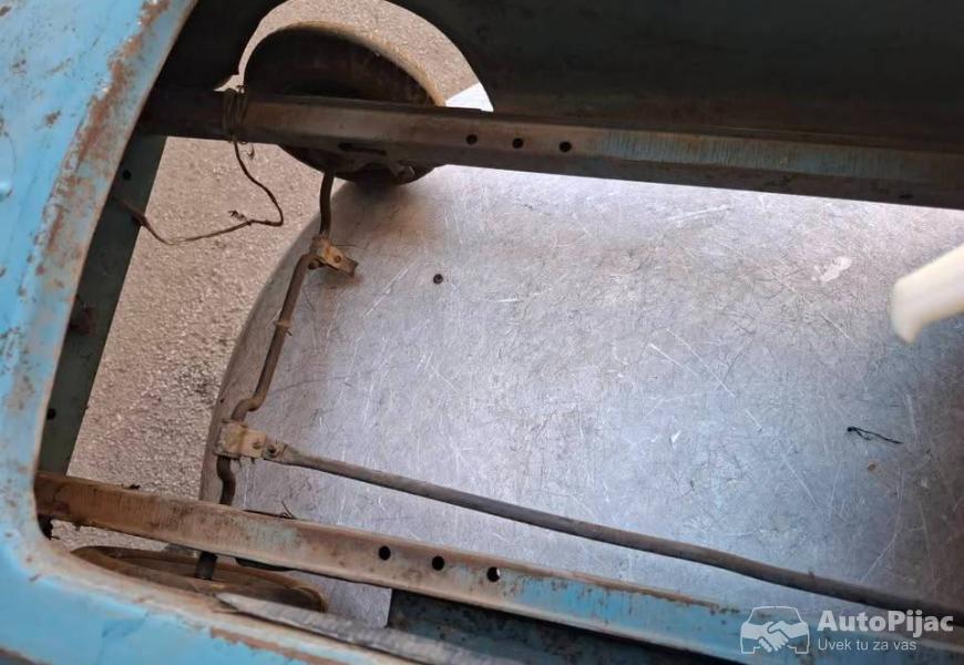 moskvic_na_pedale_9_polovni_automobili_autopijac.rs