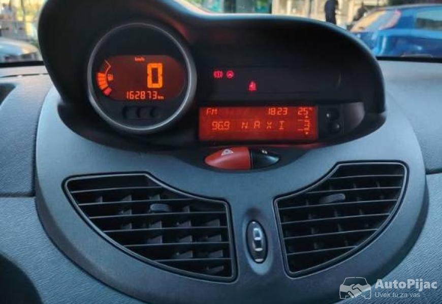 reno_twingo_12_benzin_8_polovni_automobili_autopijac.rs