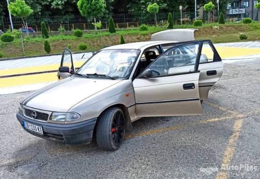 opel_gl_astra_limuzin_1_polovni_automobili_autopijac.rs