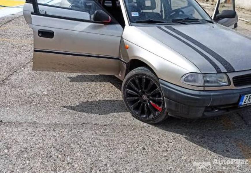 opel_gl_astra_limuzin_3_polovni_automobili_autopijac.rs