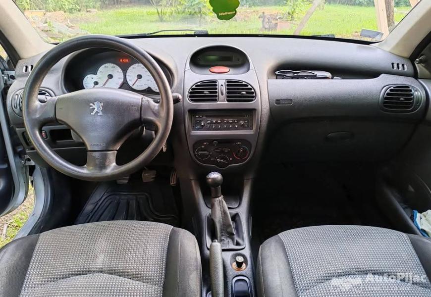 2003_1600e_14_benzintek_regvlasnik_za_kombi_pikap_6_polovni_automobili_autopijac.rs