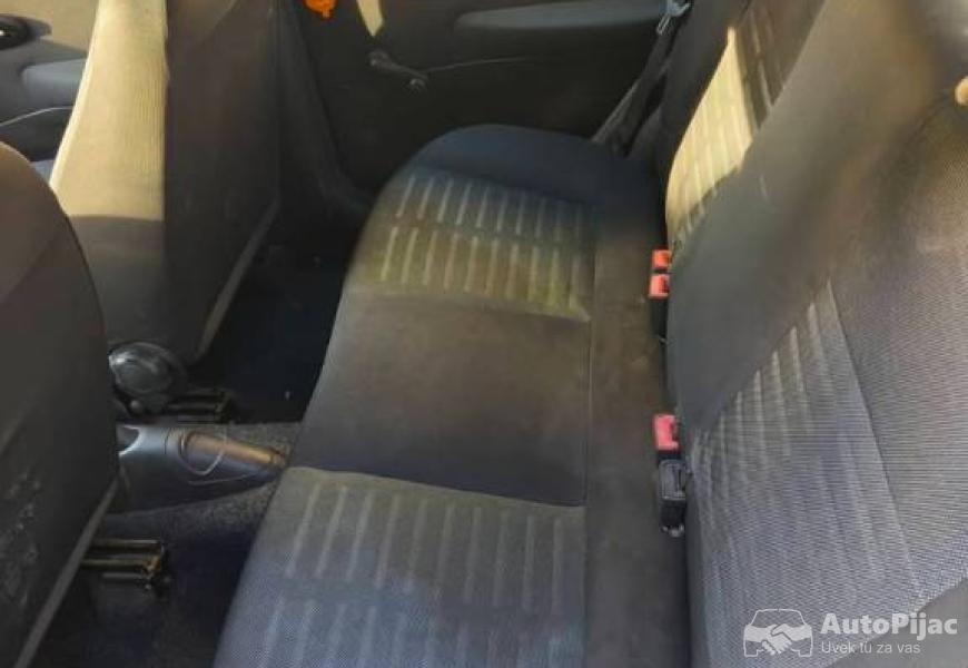 punto_12_8v_benzin_klima_ispravna_2010_god_metan_a_7_polovni_automobili_autopijac.rs