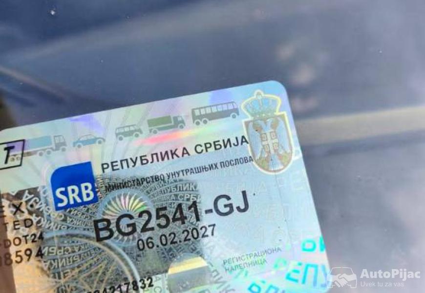 punto_12_8v_benzin_klima_ispravna_2010_god_metan_a_9_polovni_automobili_autopijac.rs