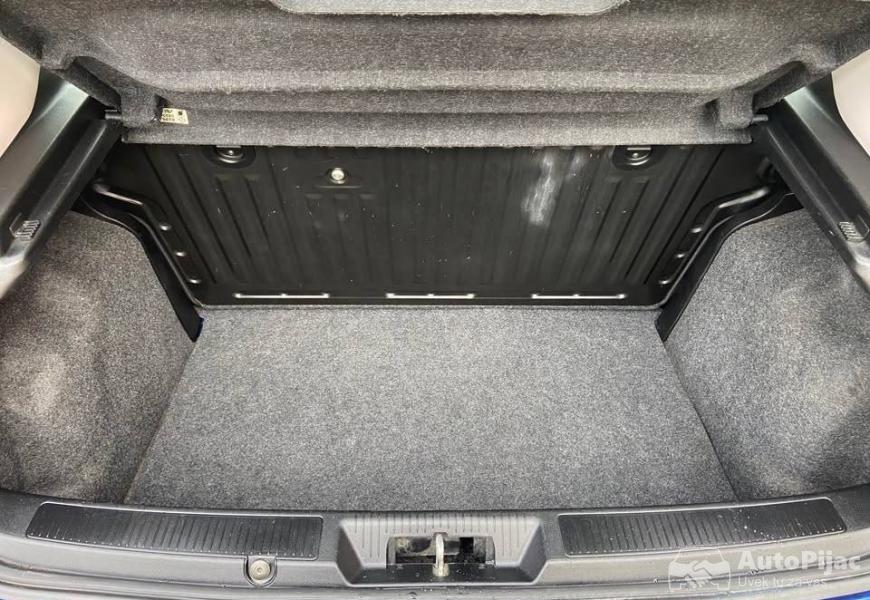 fiat_grande_punto_12_8_polovni_automobili_autopijac.rs
