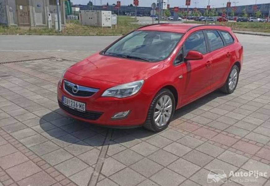 opel_astra_j_17_cdti_karavan_2011_god_4_polovni_automobili_autopijac.rs