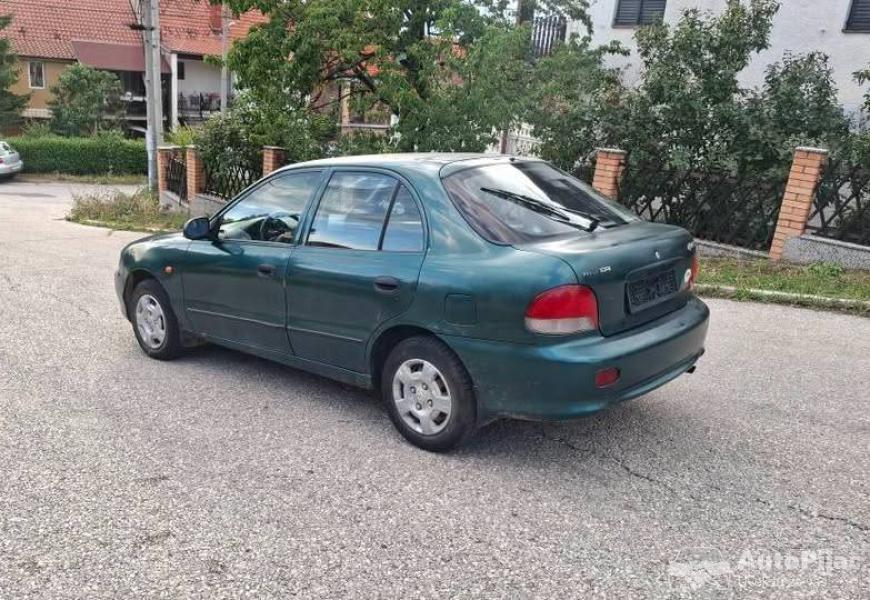 hyundai_accent_14_benzinac_99_god_450_e_12_polovni_automobili_autopijac.rs