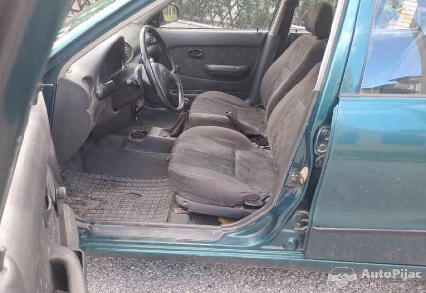 hyundai_accent_14_benzinac_99_god_450_e_13_polovni_automobili_autopijac.rs
