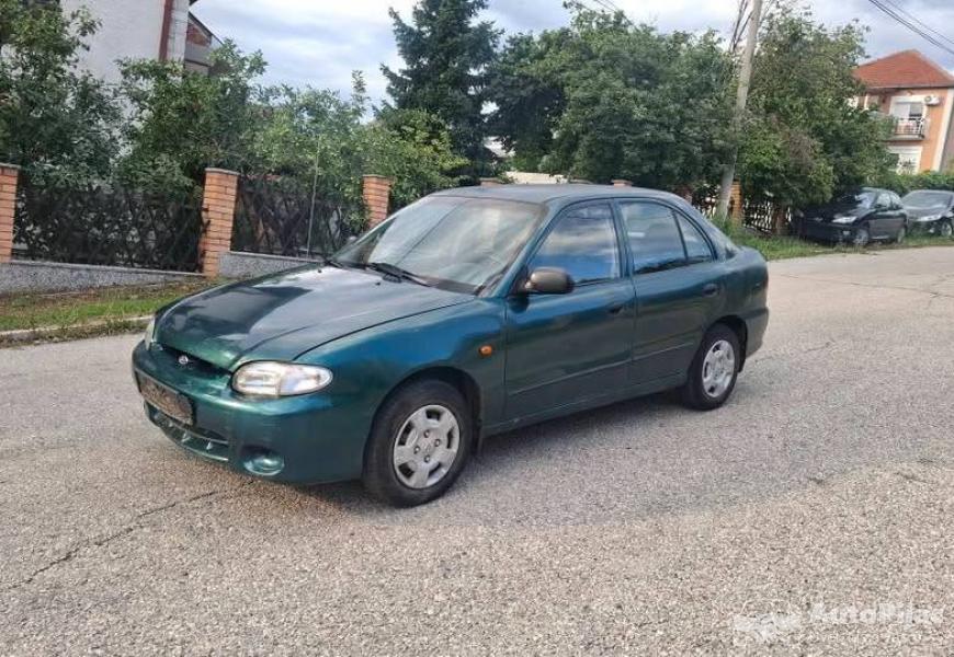 hyundai_accent_14_benzinac_99_god_450_e_9_polovni_automobili_autopijac.rs