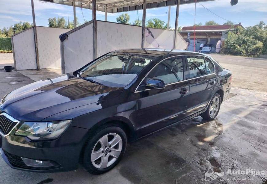 prodajem_skodu_super_b_2014_godiste_16tdi_77kw_ful_1_polovni_automobili_autopijac.rs