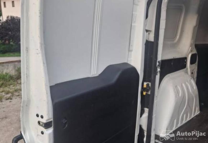 2015_fiat_doblo_13_mjt_kontakt_8_polovni_automobili_autopijac.rs