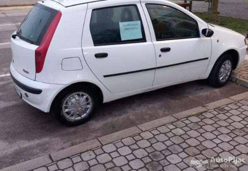 fiat_punto_12_8v_benzin_2_polovni_automobili_autopijac.rs
