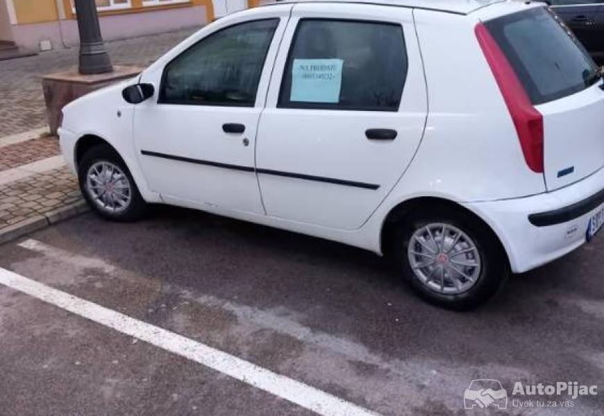 fiat_punto_12_8v_benzin_3_polovni_automobili_autopijac.rs