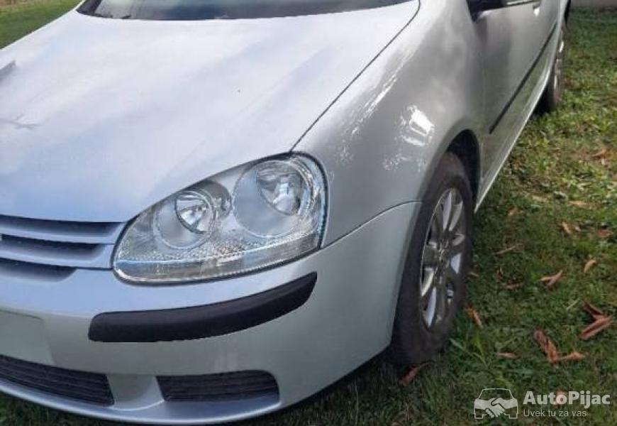 golf_5_16_benzin_2007_god_6_polovni_automobili_autopijac.rs