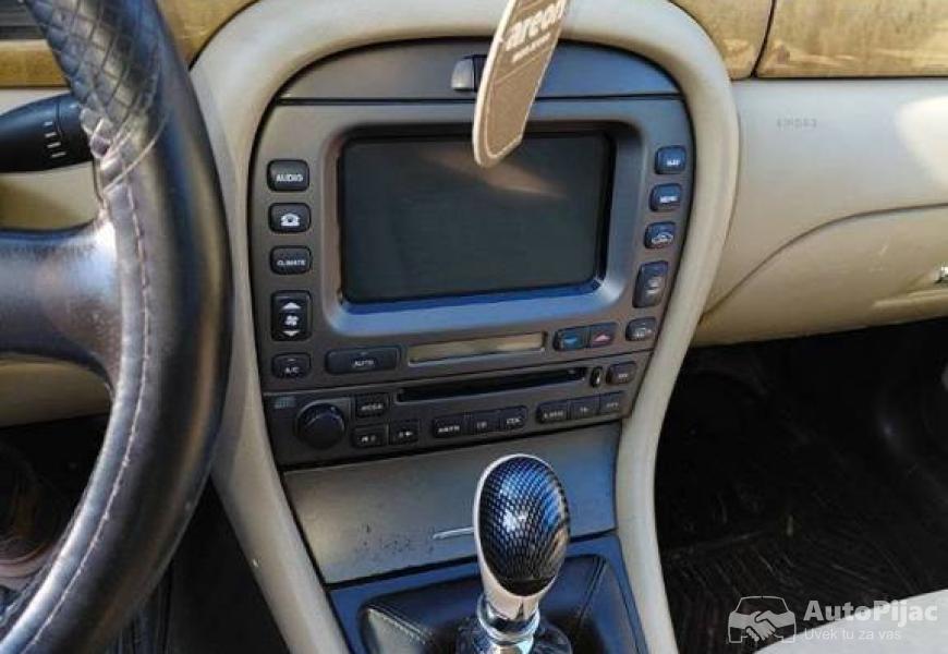 jaguar_3_polovni_automobili_autopijac.rs