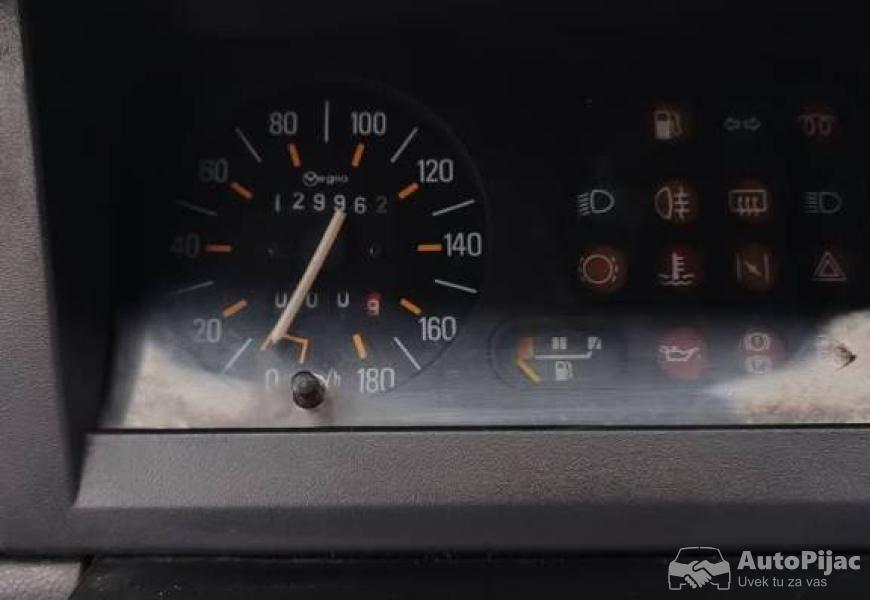 reno_5_kampus_11_benzin_1992_god_14_polovni_automobili_autopijac.rs