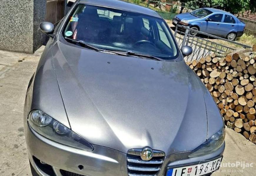 alfa_romeo_147_16_dugo_registrovana_1_polovni_automobili_autopijac.rs