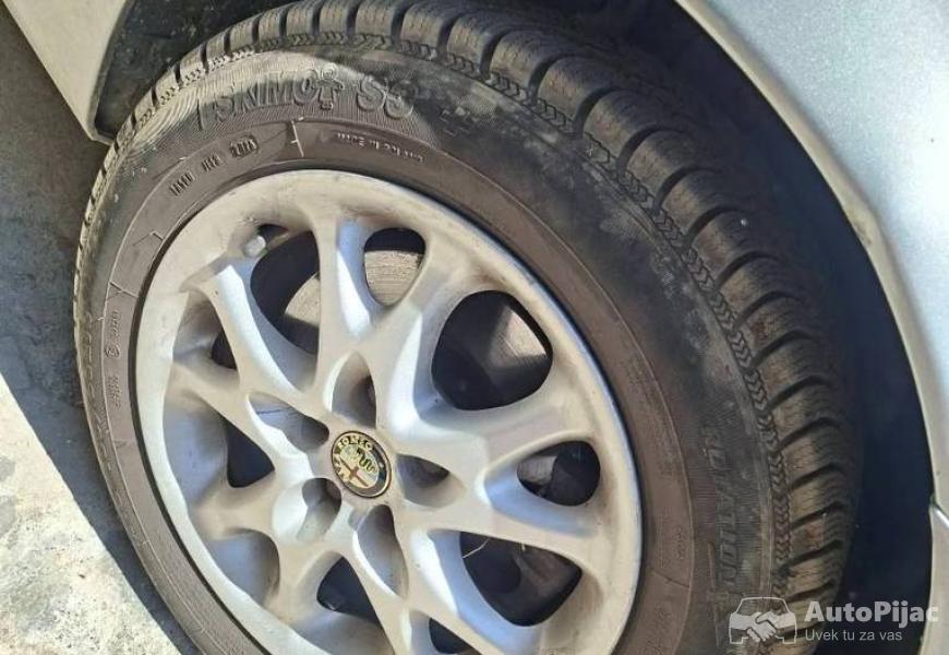 alfa_romeo_147_16_dugo_registrovana_9_polovni_automobili_autopijac.rs