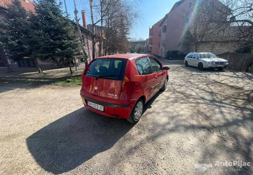 fiat_punto_12_bezin_2_polovni_automobili_autopijac.rs